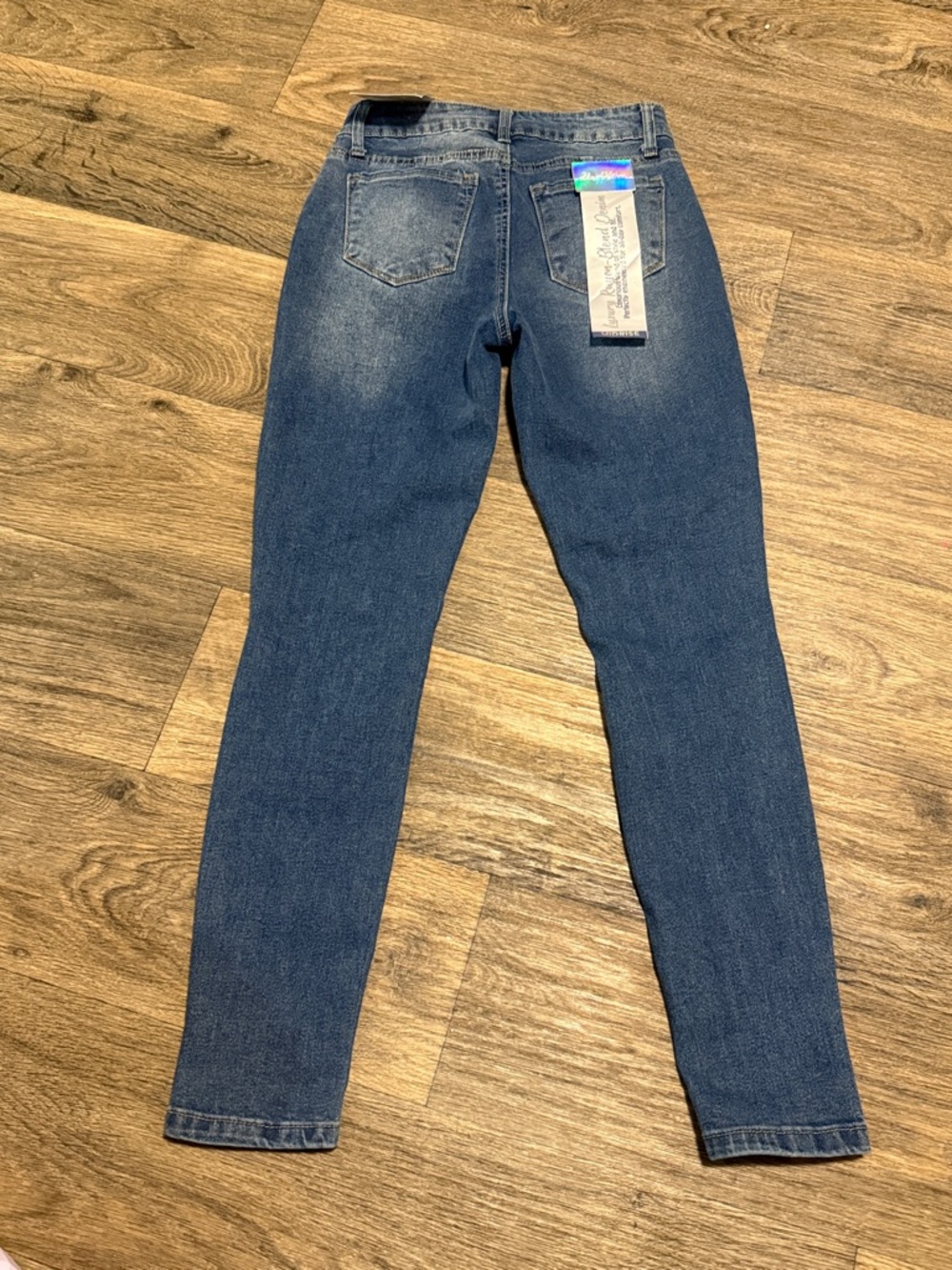 Mid-rise Blue Skinny Jeans - Push Up Stretch - Picture 2 of 2